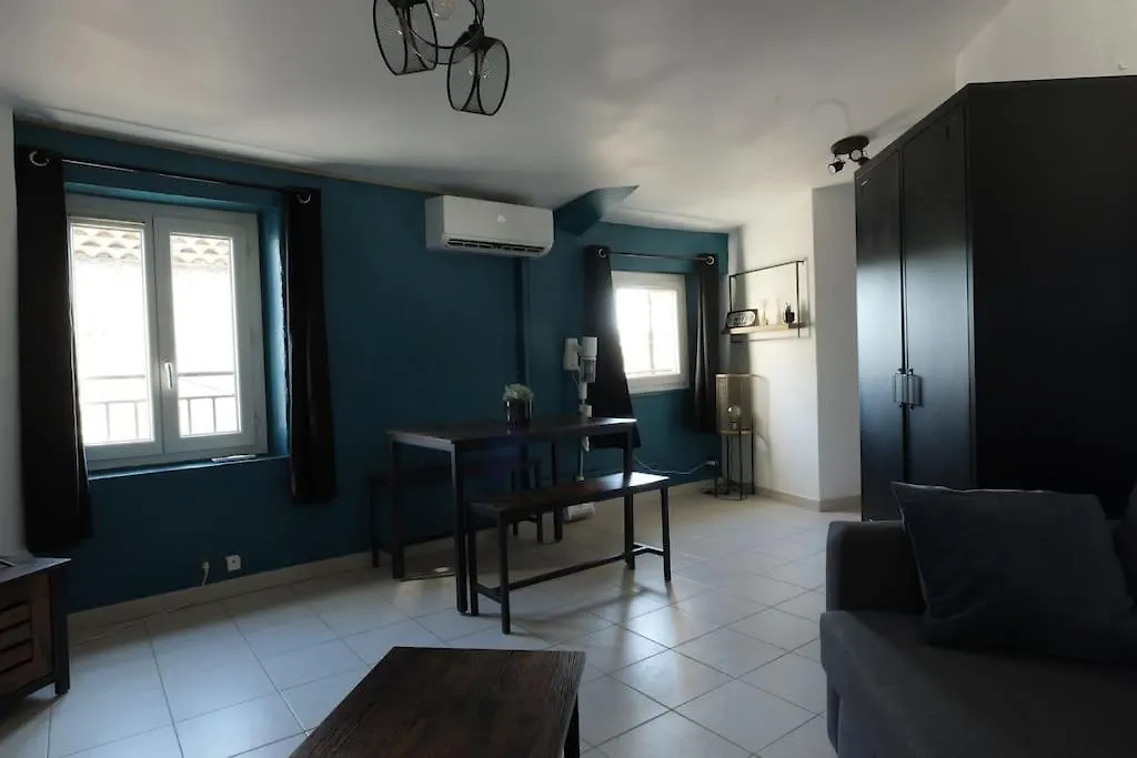 Appartement Centre Ville -- Pierrelatte 0*,  France