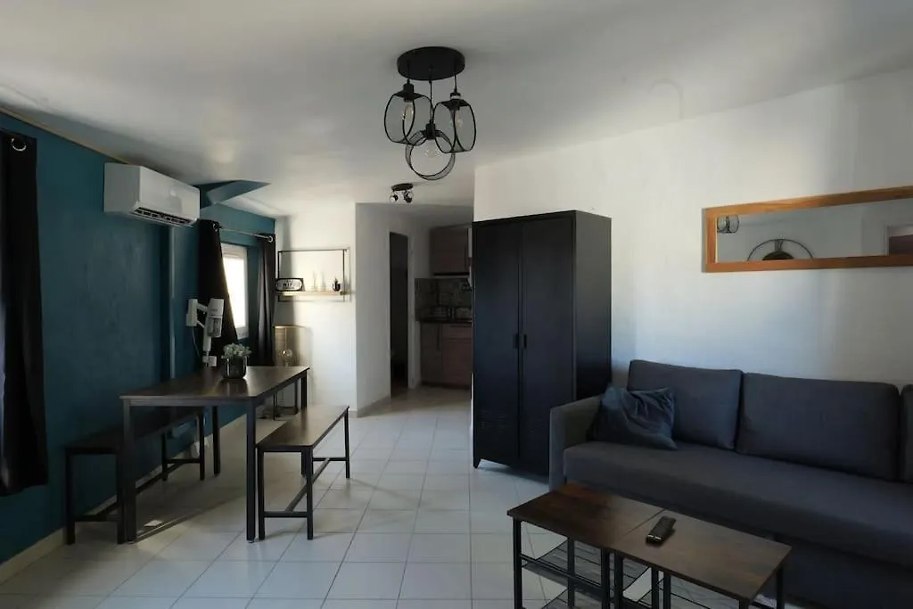 Apartment Appartement Centre Ville -- Pierrelatte